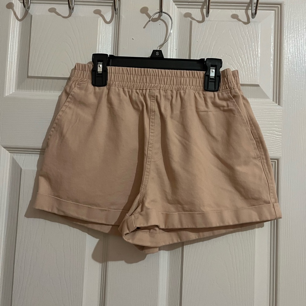 (Q) Forever 21 khaki short for girls